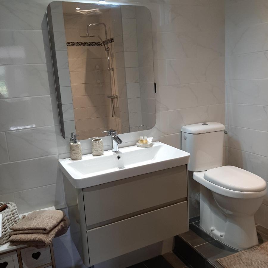 Le Val Daniniere B&B Adult Only Le Mesnil-Garnier المظهر الخارجي الصورة