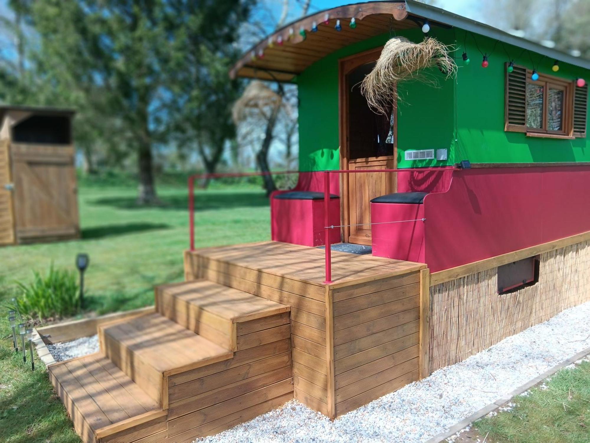 Le Val Daniniere B&B Adult Only Le Mesnil-Garnier المظهر الخارجي الصورة